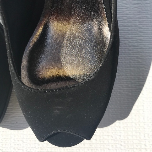 NEW Black Peep Toe Pumps - Picture 5 of 10